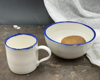 Frühstücksset bezaubernd schlicht  aus Porzellan, Tasse und Schale, handgefertigt