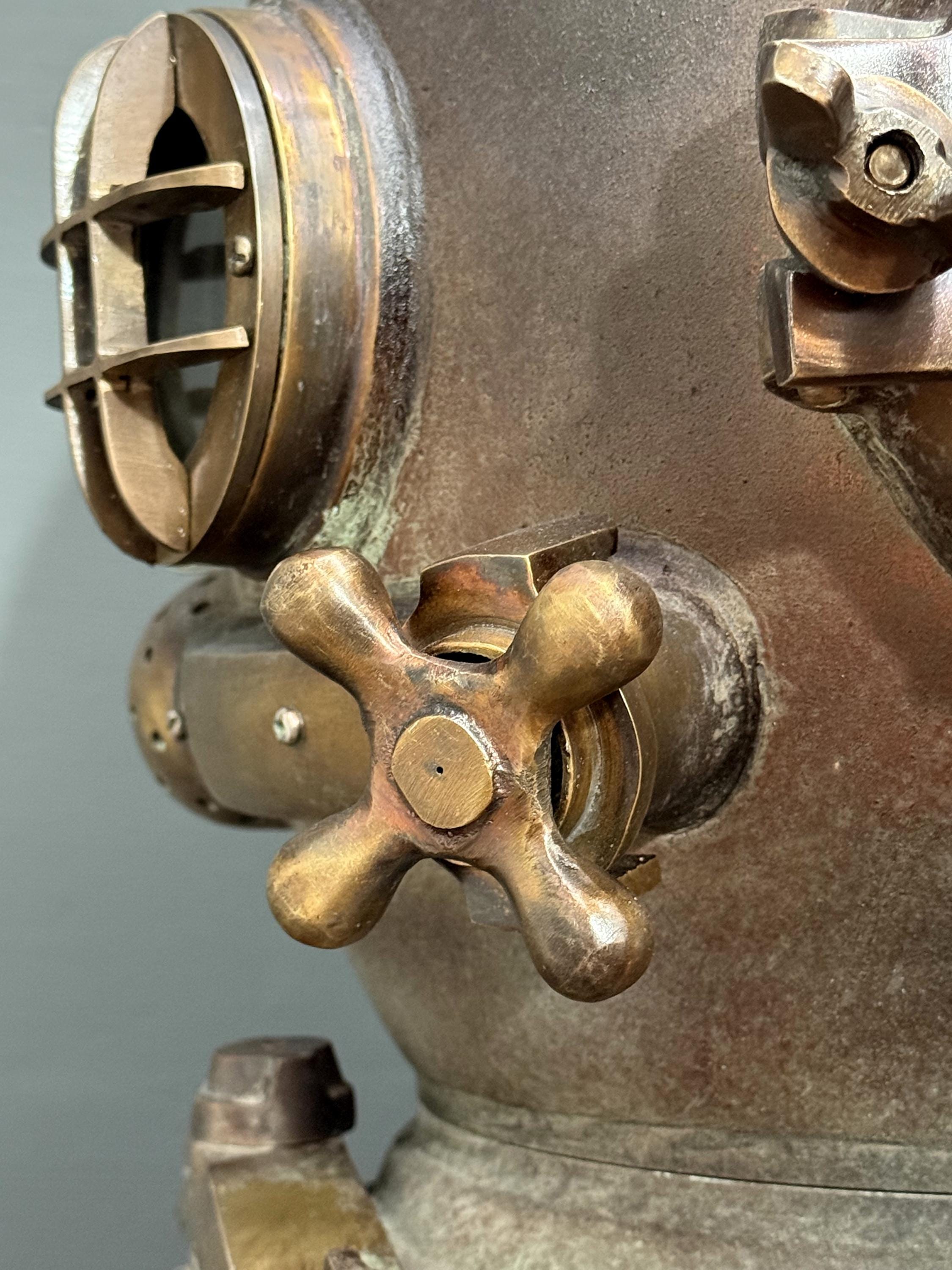 18インチ真鍮製深海潜水ヘルメットレプリカ：海洋展示品 - Etsy 日本