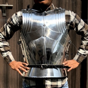Battle-Ready Medieval Gothic Cuirass/Hand-Forged Medieval Breastplate/Knight Warrior’s Cuirass/Steel Cuirass for Reenactments, LARP, Cosplay