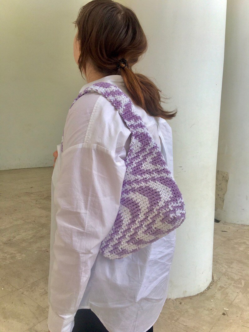 wavy crochet tote bag