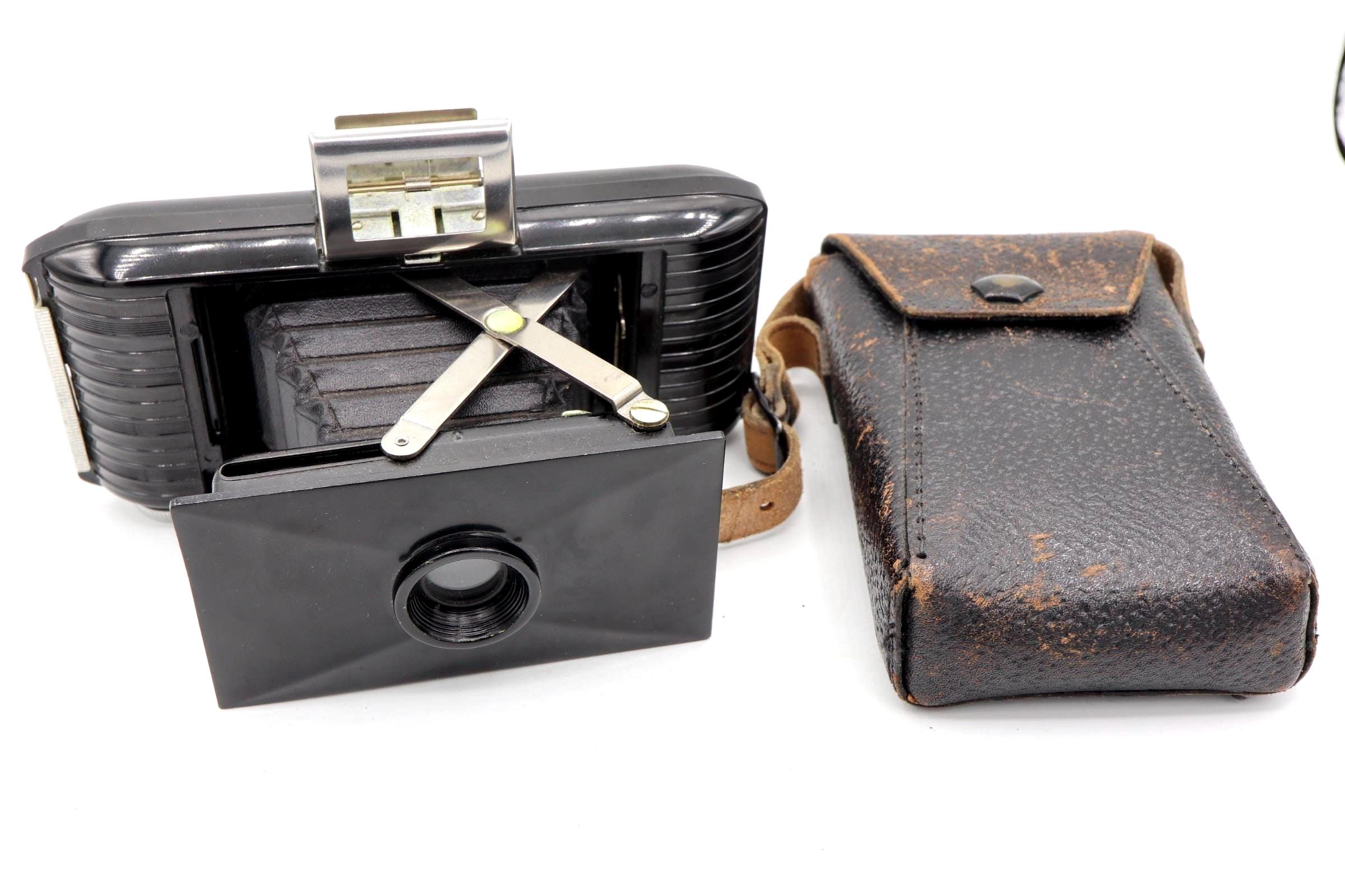 Appareil Photo Jiffy Kodak Avec Boîtier En Cuir - Vintage, état D'usage