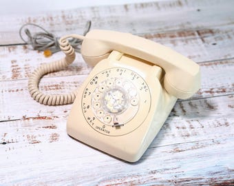 Vintage GTE Automatisches Elektrisches Beige Telefon mit Wählscheibe |  Retro Telefon mit Schnur | Fernmeldewesen Sammlerstück | Vintage Dekor