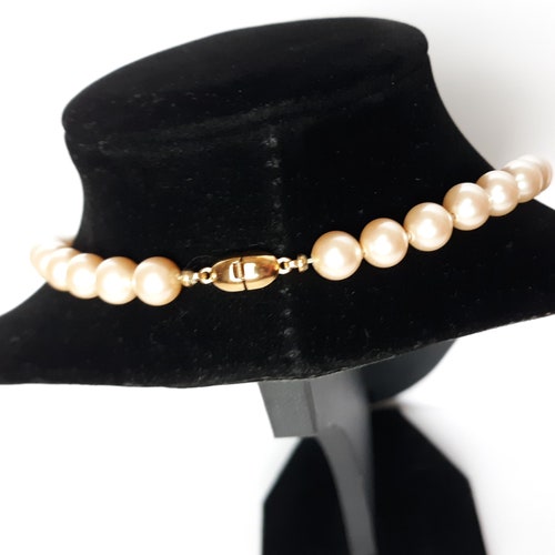 Circa shops 1950s Monet Champaigne 7mm Pearl Necklace with Gold Box Clasp