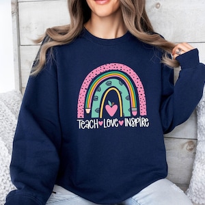 Regenboogtrui leraar, Teach Love Inspire, sweater leraar, nieuwe leraar cadeau, waardering leraar, afgestudeerde leraar, bedankt leraar
