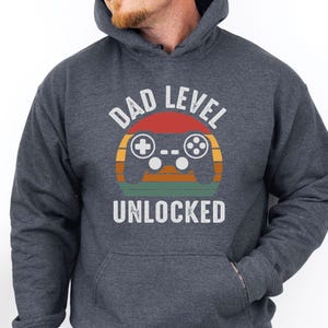 Sweat à capuche papa drôle, sweat à capuche nouveau papa, niveau papa débloqué, cadeau papa, futur sweat à capuche papa, sweat à capuche fête des pères, sweat à capuche père drôle, haut de jeu papa image 2