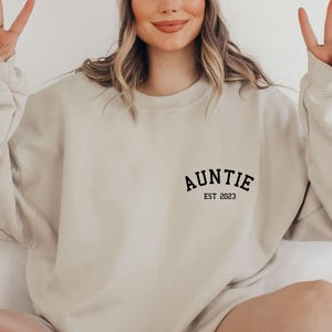 Auntie Sweatshirt, Auntie Announcement, Custom Aunt Sweater, Auntie Gifts, Mothers Day Jumper, Mother&#39;s Day Gift, New Auntie Gift, Aunt Gift