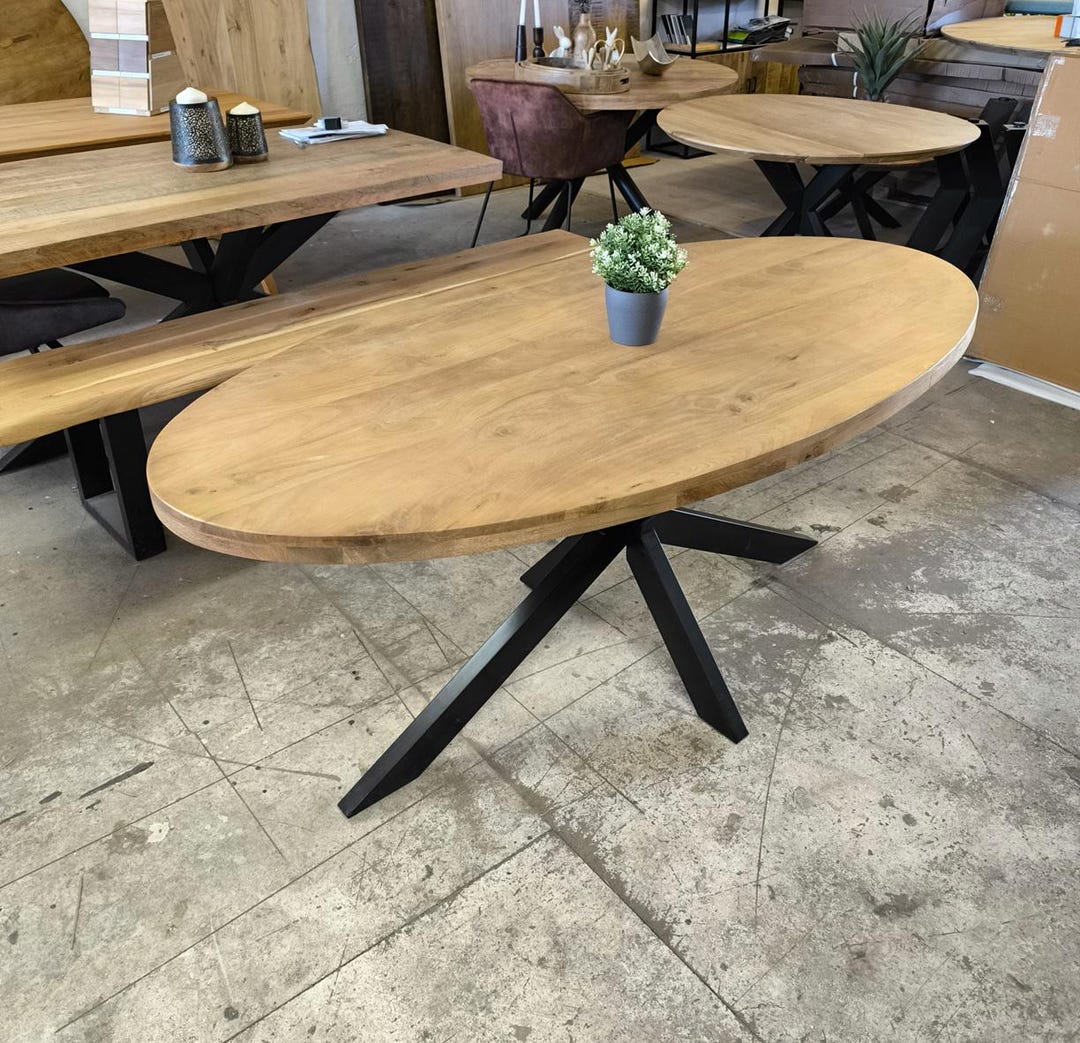 Esstisch Oval 160 / 180 / 200 / 220 / 240 cm aus Massivholz Mango Holztisch Spidergestell Schwarz Lackierte Oberfläche Ovaler Tisch