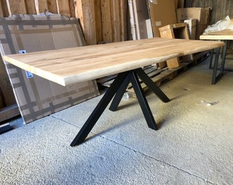 Eettafel Spider 140-240 cm massief eiken met spiderframe Keukentafel met boomrand van massief hout