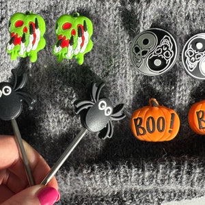 Lustige & Gruselige Stricknadel-Stopper in Halloween Form Maschenstopper 2er Set Bild 1