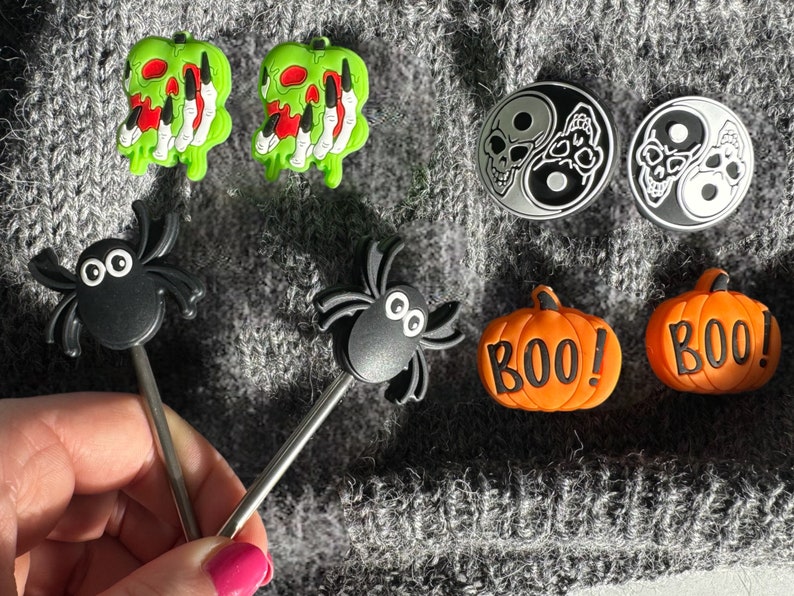 Lustige & Gruselige Stricknadel-Stopper in Halloween Form Maschenstopper 2er Set Bild 1