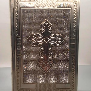 Bible, Spanish Bible, Wedding Bible, Quinceañera Bible, Cross. Repujado Biblia Boda, quinceañera.