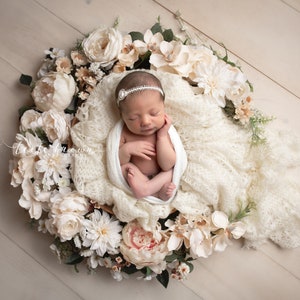 Newborn Digital Backdrop, Newborn Digital Background, White Floral Backdrop, Newborn Photography Backdrop Digital, Baby Girl Floral Wreath