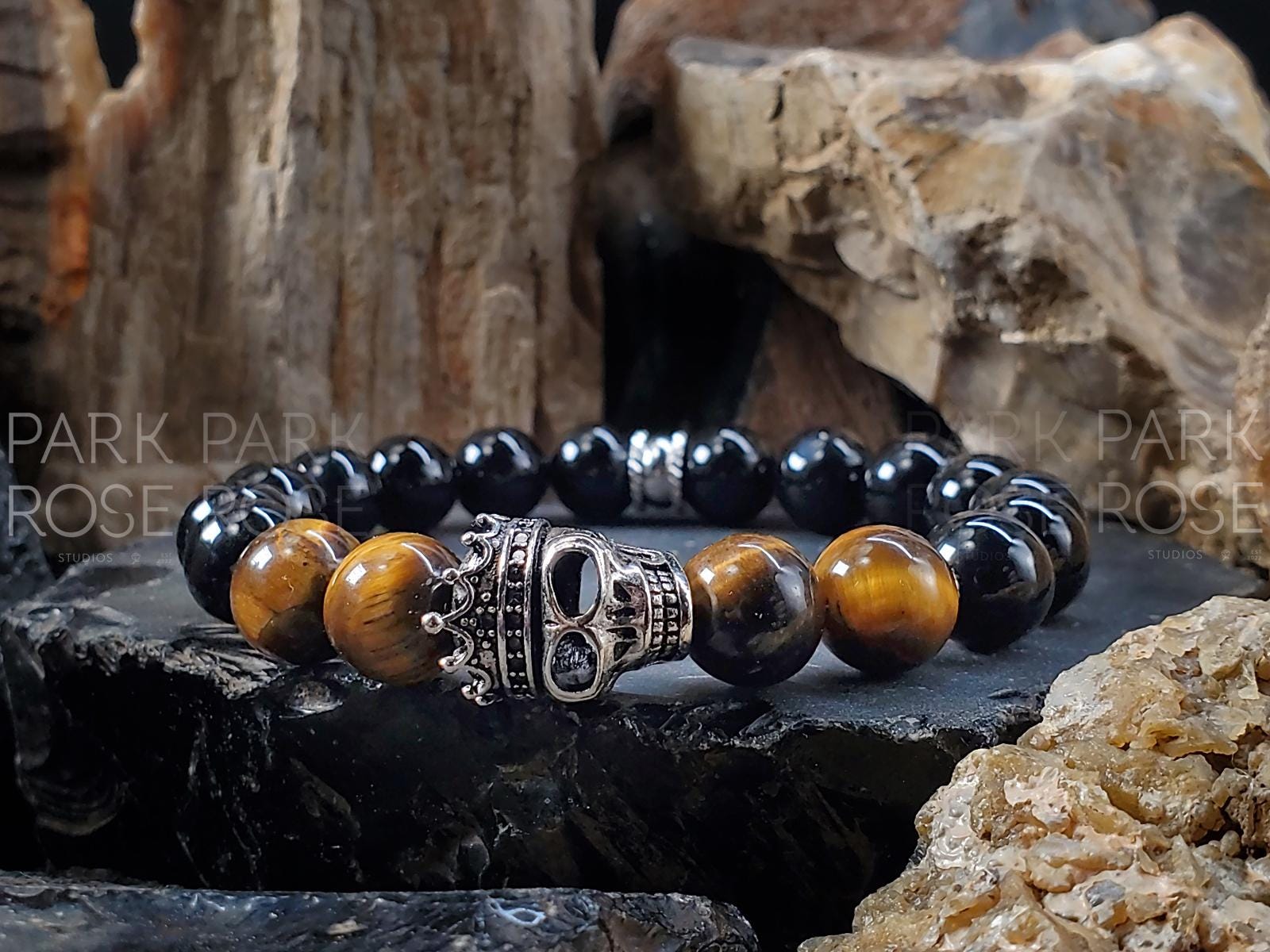 スターリングシルバー「キング」スカルブレスレット：イエロータイガー