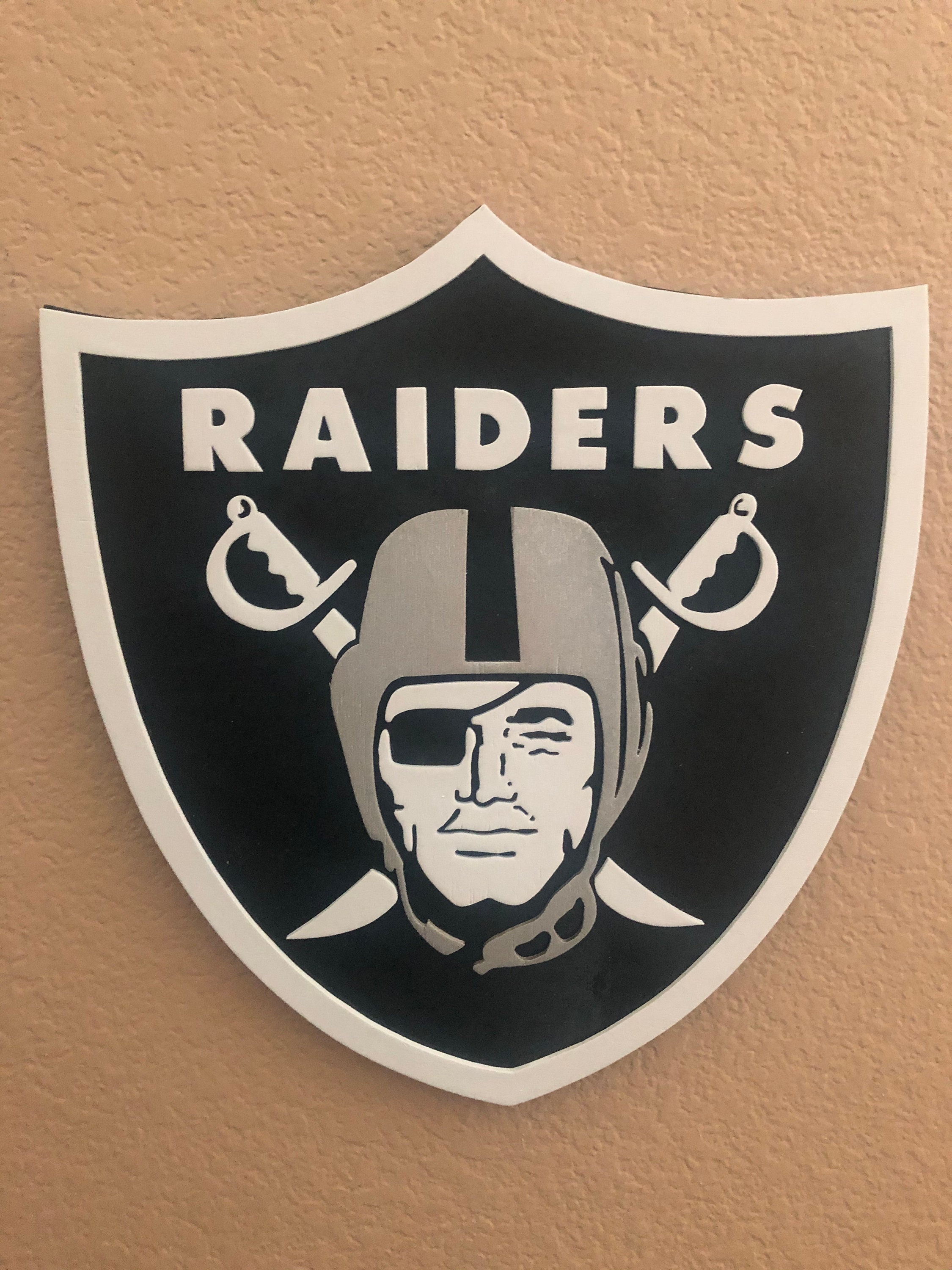 Lids Las Vegas Raiders 23 LED Retro Logo Round Wall Sign