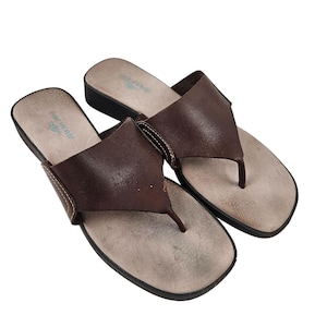 Dockers Sandals Womens Size 7.5M Brown Leather Flip Flops Casual Comfort Slip On