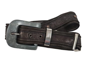 Cinturón de mujer Metal Show con diseño llamativo de malla ancha marrón y estampado floral con hebilla plateada