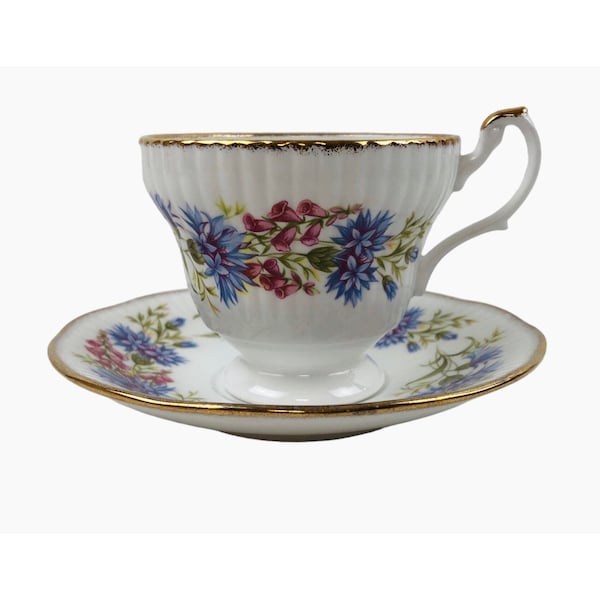 Royal Heritage Tea Cup Saucer Set Floral Pattern Made in England Gold Trim Bone China