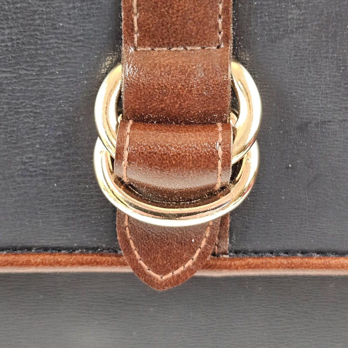 Liz Claiborne Womens Crossboey Bag Blue Brown Faux Leather Gold Buckle Accent, foto 4 di 5