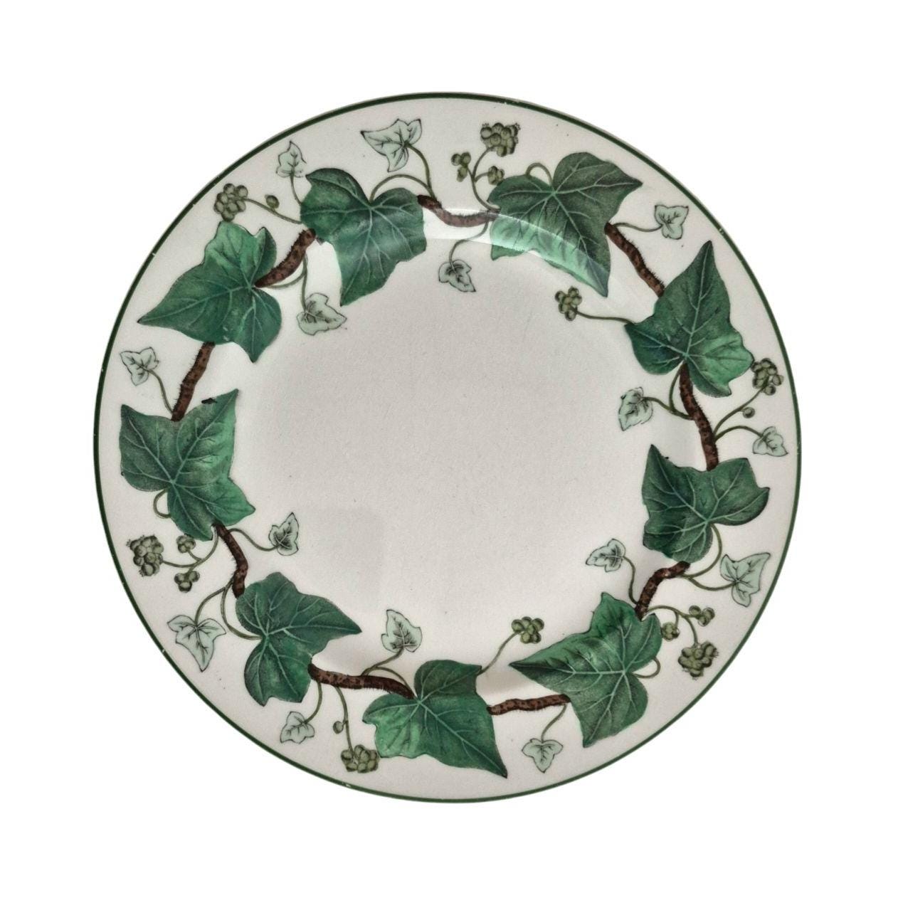 Wedgwood Napoleon Ivy Pattern Salad Dessert Plate 8.25