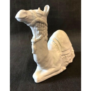 avon nativity camel
