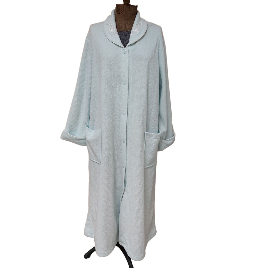 Vintage Barbizon Floral Embroidered Snap up Long Sleeve Robe Gown ...