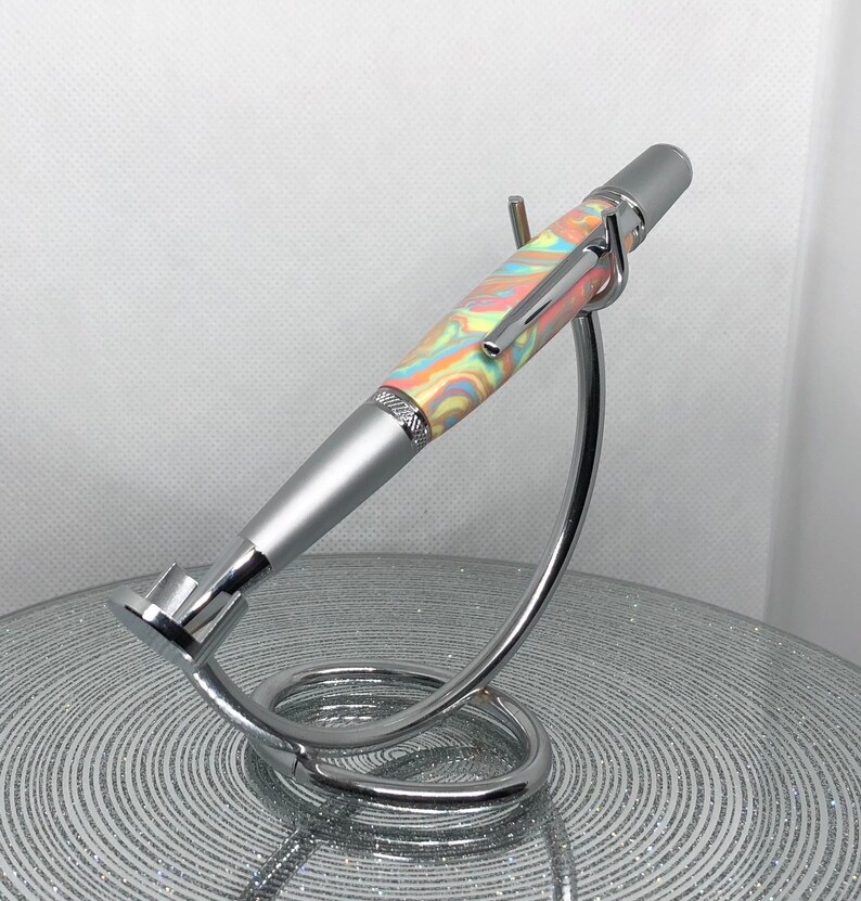Sierra style ballpoint twist pen