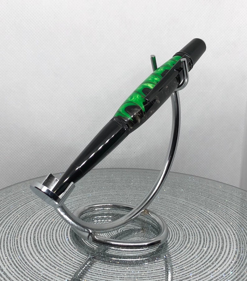 Sierra style ballpoint twist pen