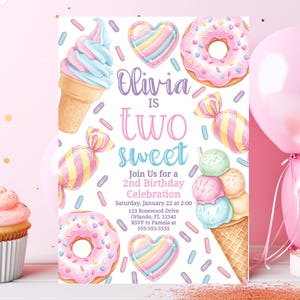 Dos dulces invitaciones de cumpleaños para el segundo cumpleaños de una niña de 2 años, decoración para fiesta de helado y donuts, plantilla de invitación de cumpleaños en colores pastel.