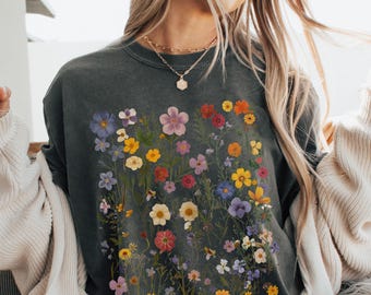 ヴィンテージ押し花シャツ、コンフォートカラーフローラルシャツ、ボヘミアンTシャツ、コテージコアフラワーシャツ、ボタニカルフローラルTシャツ、ワイルドフラワーシャツ