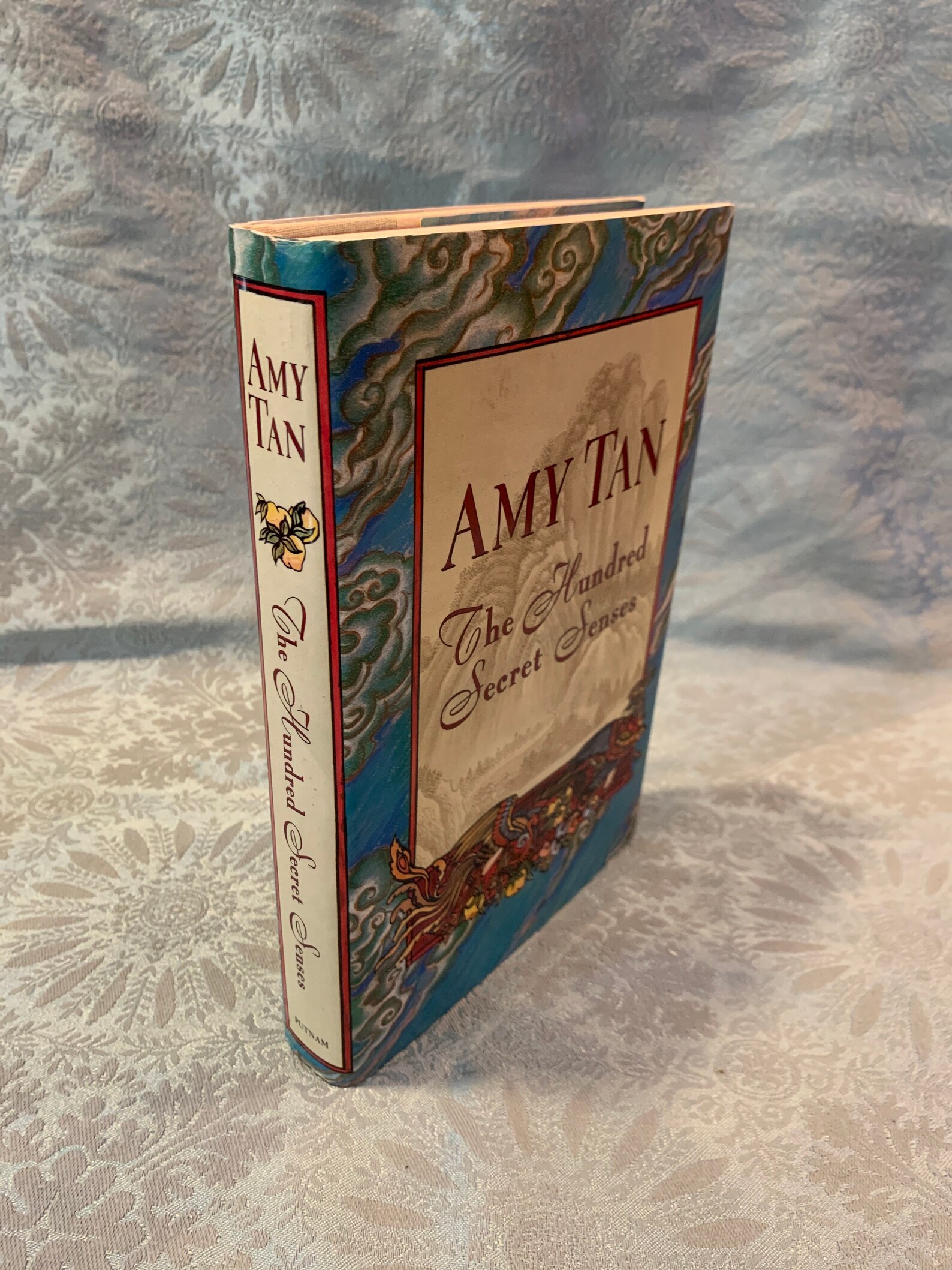 The Hundred Secret Senses by Amy Tan