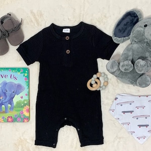 Newborn Baby Bundle, Neutral Baby Gift Box, Baby Shower Gift, Pregnancy Gift, Elephant Theme