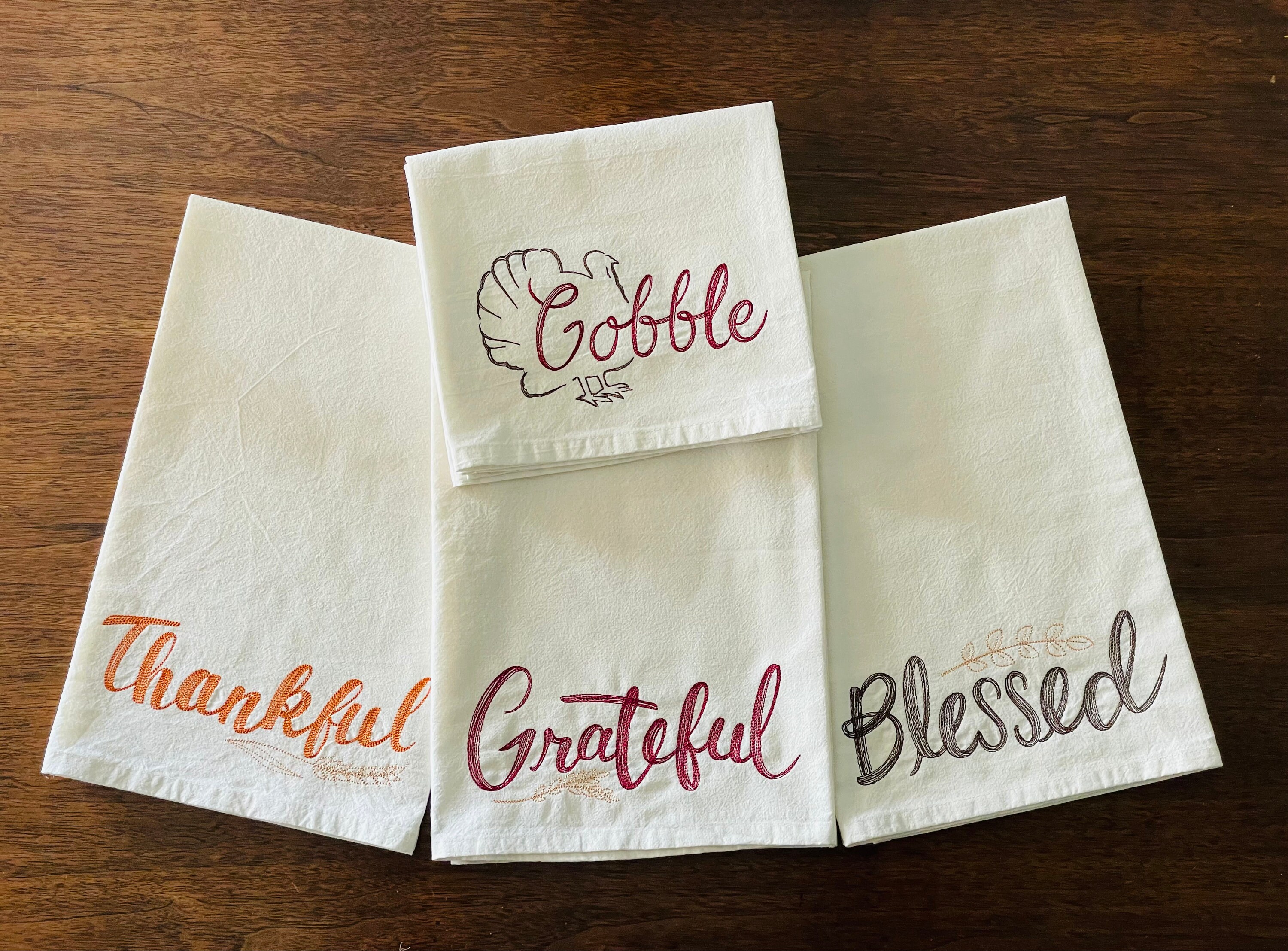  fillURbasket Cute Kitchen Towels Set, Fun Dish Towels with  Sayings Faith, Blessed, Family, Love, Home & Dreams Theme, 5 Flour Sack  Towels for Dish Drying Decor 16x28 Cotton : Home 