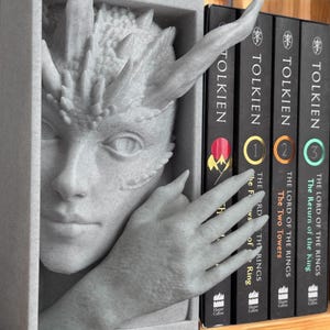 3D Printed Dragon Woman Book Nook | Fantasy Bookshelf Insert | Mystical Dragon Lady Sculpture | Unique Gift for Fantasy Book Lovers