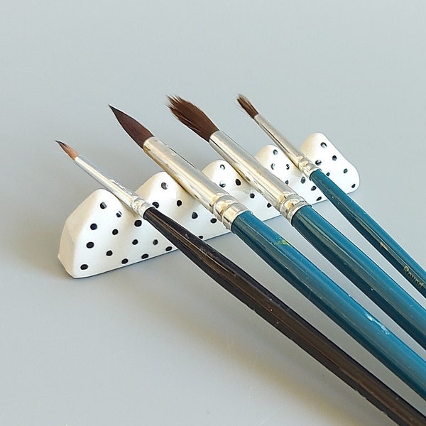 Paintbrush holder, ceramic paintbrush holder, paint brush rest, paint brush holder, white brush rest, gift for artists