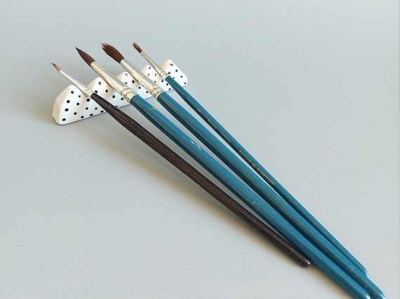 Paintbrush holder, ceramic paintbrush holder, paint brush rest, paint brush holder, white brush rest, gift for artists