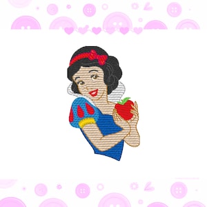 Pode incluir: Um desenho bordado da Branca de Neve, uma personagem de desenho animado, segurando uma maçã vermelha. Ela tem cabelo preto, um laço vermelho e um vestido azul com detalhes em vermelho e amarelo. O desenho está em um fundo branco.