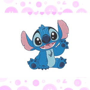 Peut inclure: Un personnage de dessin animé bleu avec de grands yeux et un large sourire. Le personnage a deux grandes oreilles et est assis les jambes croisées.