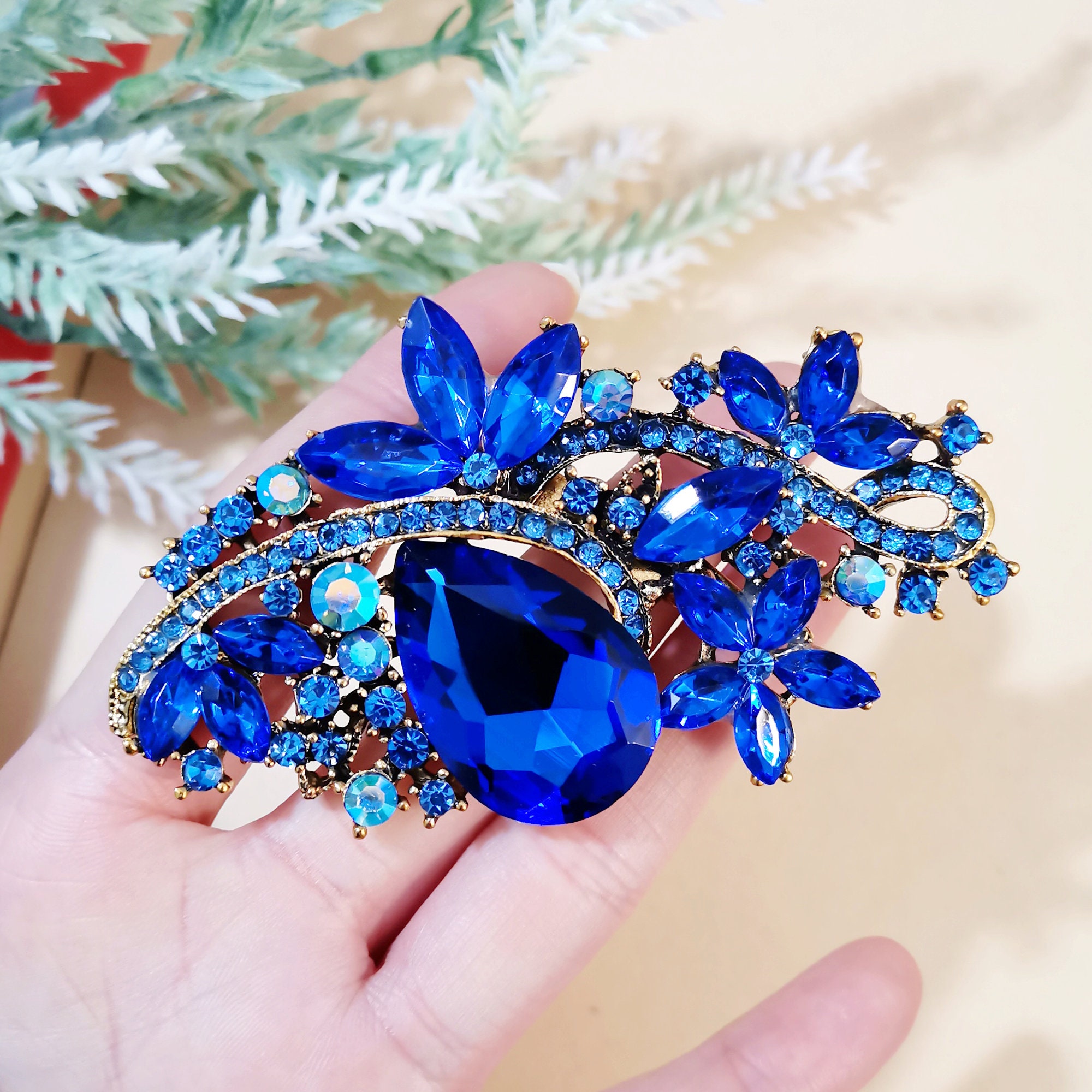 Small Navy Blue Rhinestone Embellishment or Pin Silver Tone Rhinestone Wreath Sash Decoration Brooch SBL49
