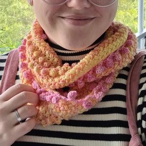 CROCHET PATTERN! - Thalia Cowl