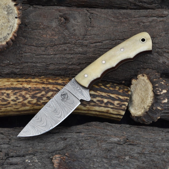 Handmade Damascus Steel Drop Point Hunting Knife: Cattle Bone Handle, Cowhide Sheath