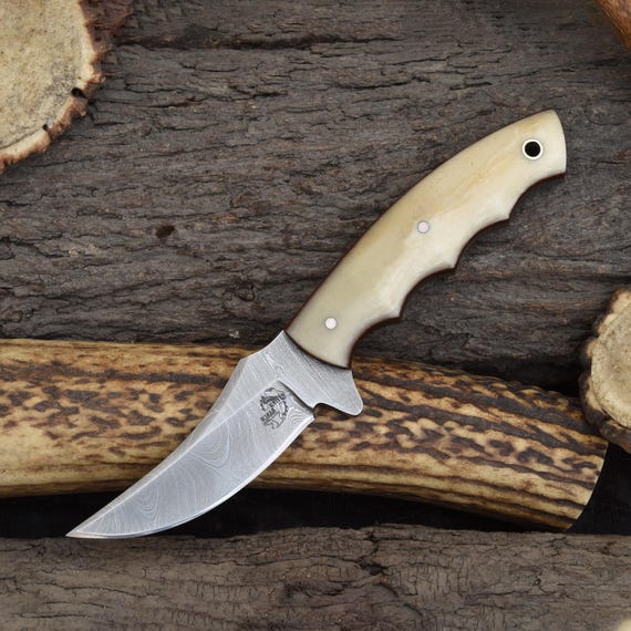 Handmade Damascus Steel Hunting Knife: Cattle Bone Handle, Upsweep Point