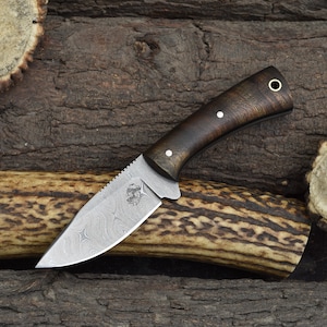 Handmade Damascus Steel Cowboy Knife: Rosewood Handle, Horizontal Sheath