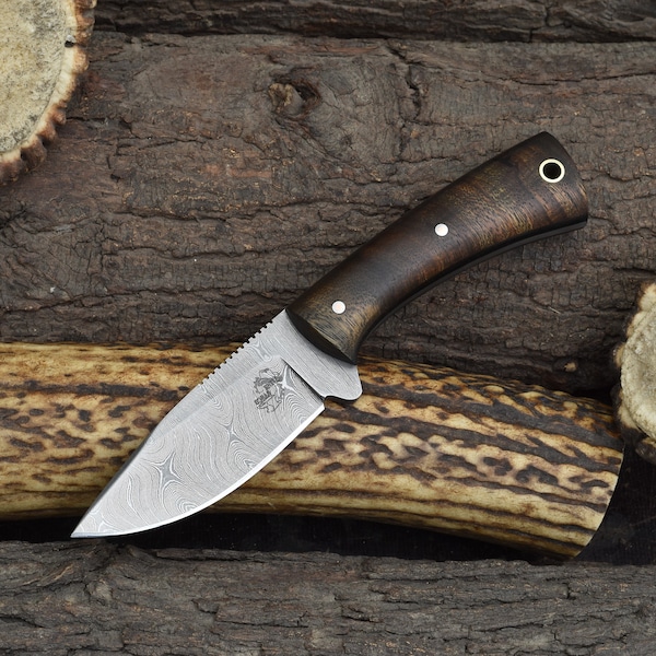 Knives Ranch Handmade Damascus Steel Full Tang Cowboy Style Hunting / Skinning / EDC Knife - Horizontal Sheath - Rosewood Handle - 4402-IRW