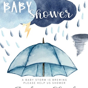 Könnte beinhalten: Eine Babyparty-Einladung mit einem blauen Aquarell-Regenschirm, Wolken und Regentropfen. Der Text lautet "BABY Shower", "Ein Baby-Sturm braut sich zusammen, bitte helft uns zu feiern", "Bethany Smith", "05/09 Donnerstag", "02:00 WKU Glasgow Campus", und "Bethany ist bei Amazon & Walmart registriert".