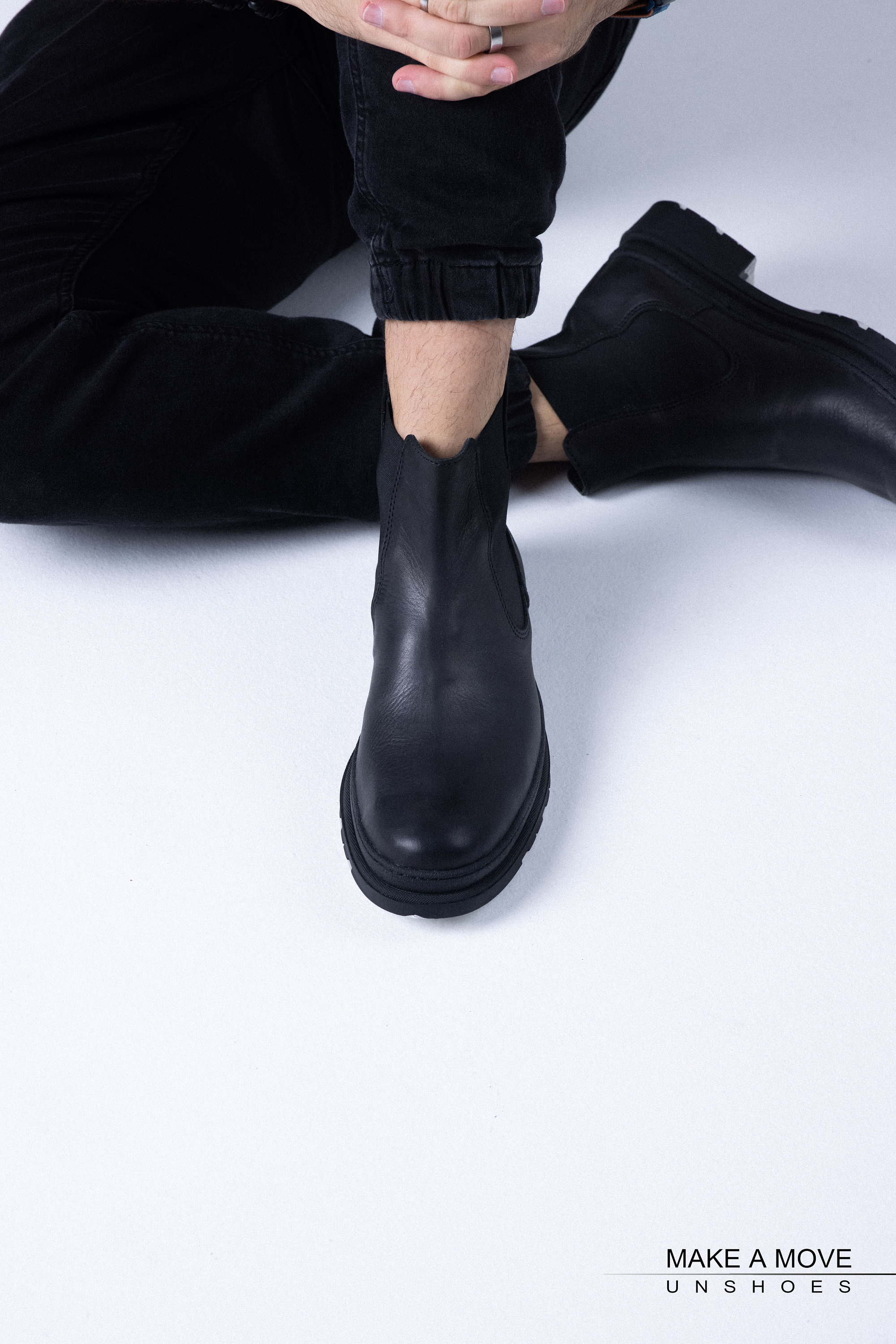 round toe chelsea boots womens