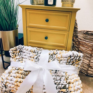 Hand Knit Chunky Jumbo Throw Blanket | Personalized Gift For Her | Handmade Gift | Mothers Day Gift | Handmade Blanket