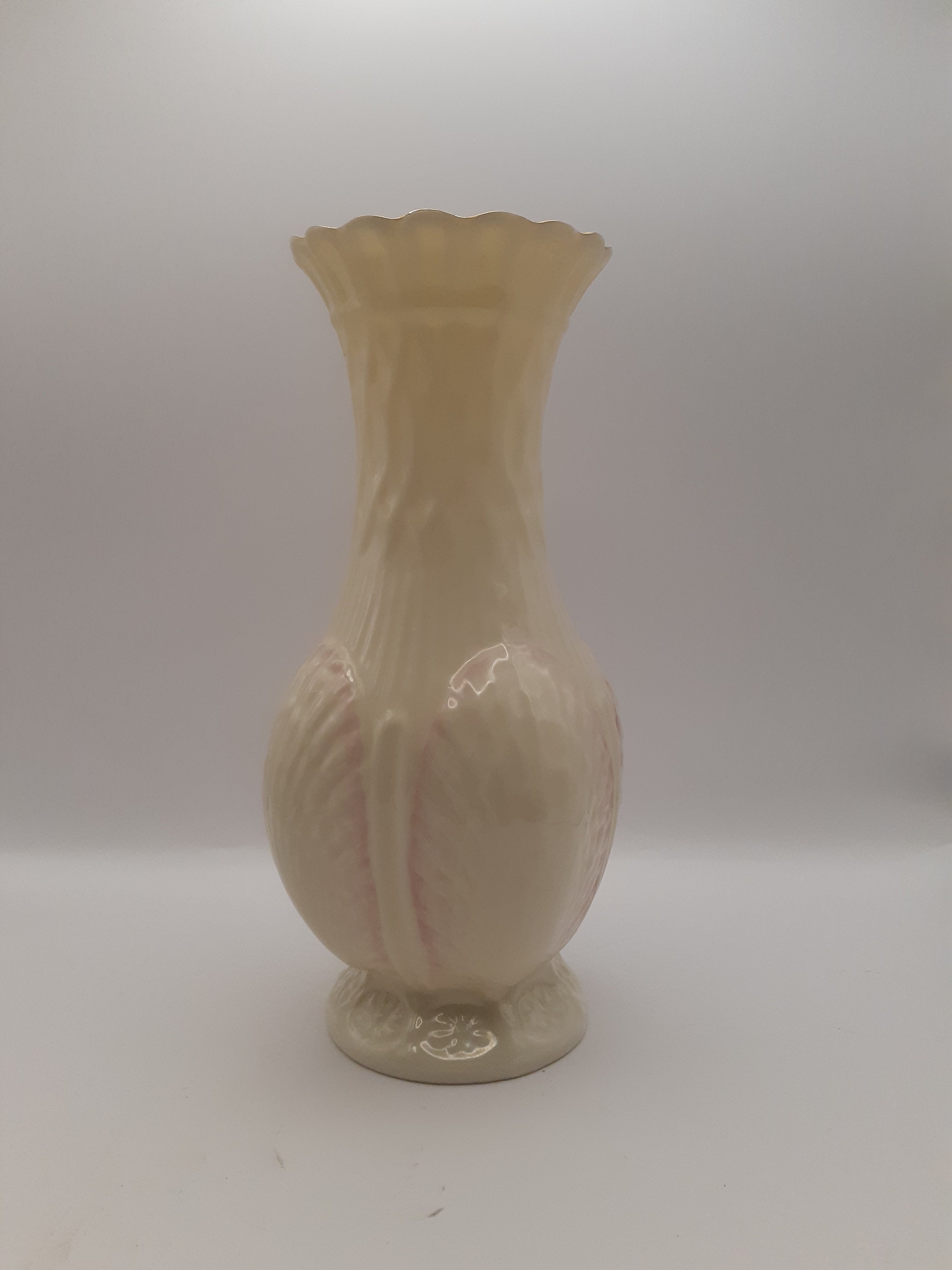 Pedestal ceramic & resin seashell vase /pottery /gold color / Home  decorative