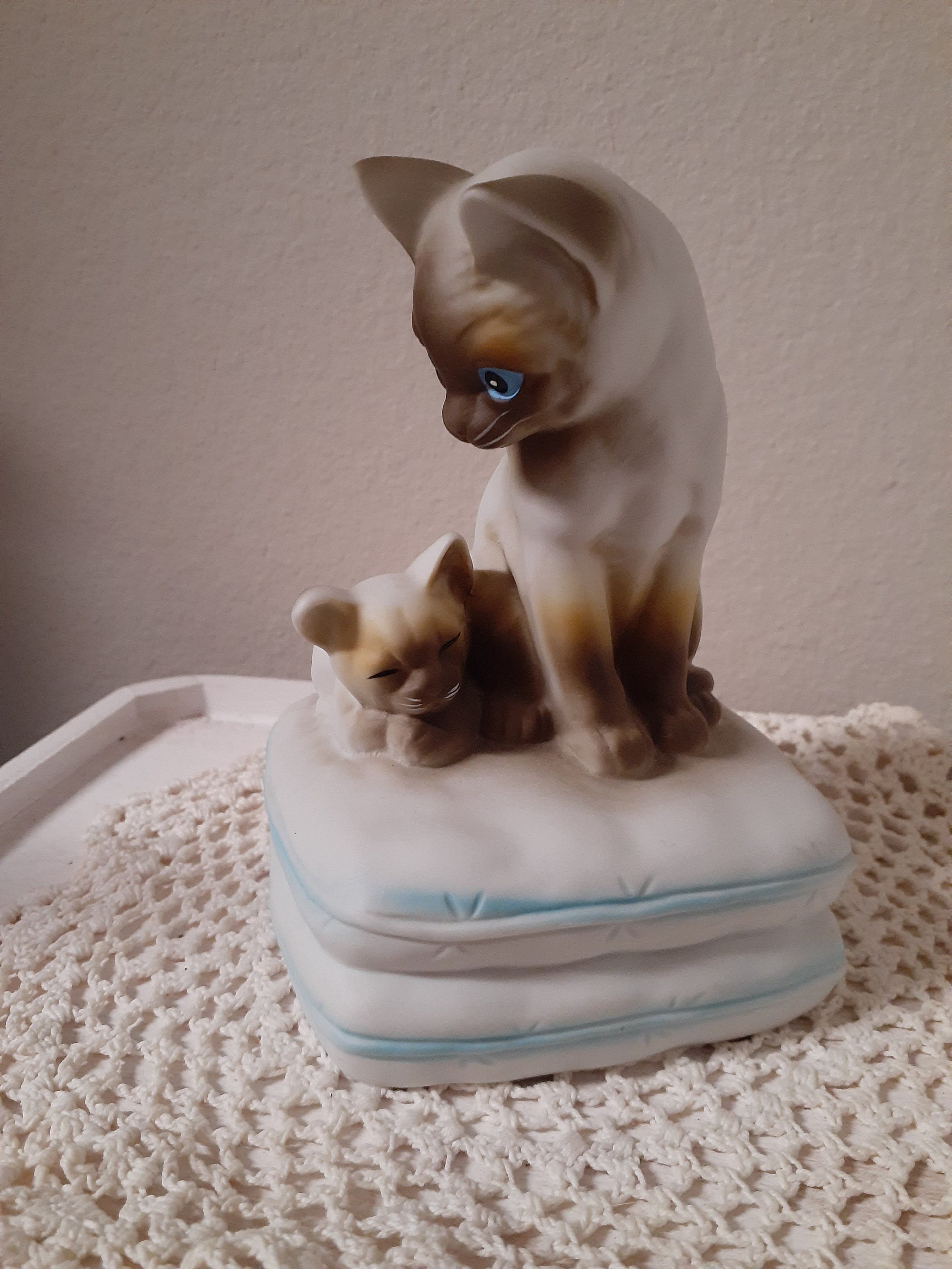 Vintage 1987 Mann Music Box With Siamese Cat and Kitten Etsy