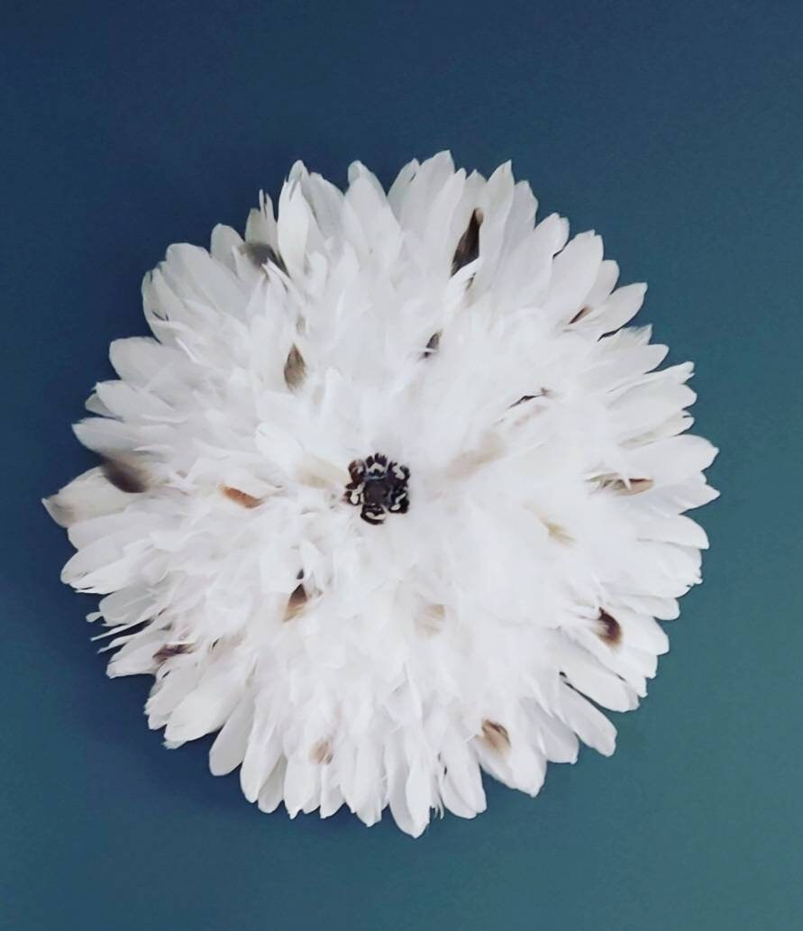 Splendide Jujuhat Blanc en Plumes de Faisans et d'oies