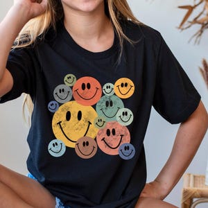 Smile Face Shirt, Retro Smile Face Tshirt, Colorful Smiley Face Shirt,Graphic Gift Shirt,Cute Smile Shirt, Happy Face Shirt, Aesthetic Shirt